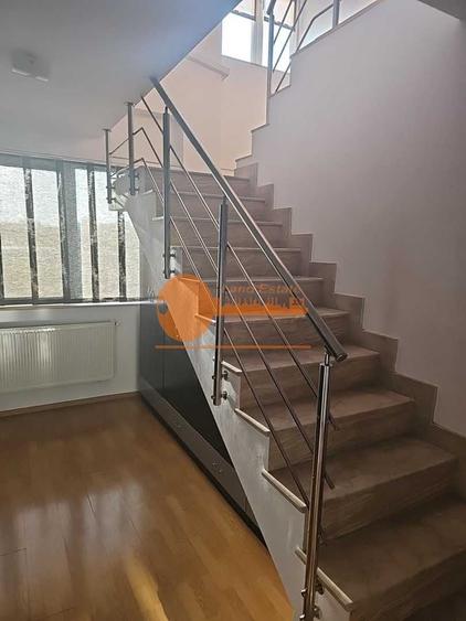 Apartament cu 4 camere semidecomandat, mobilat în Dristor