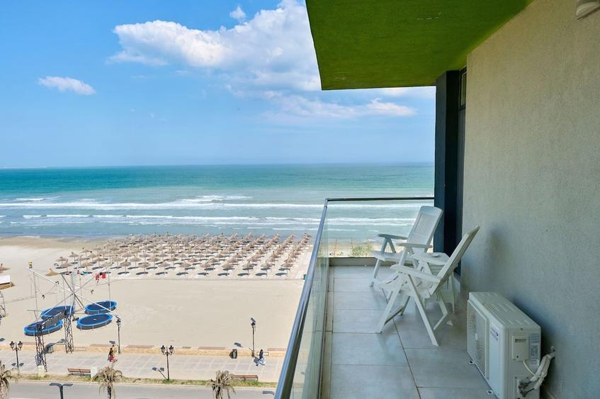 Apartament cu 3 camere decomandat în Mamaia-Sat