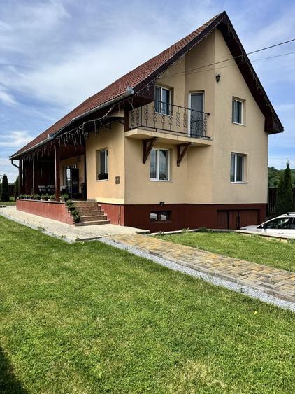 Casă cu 4 camere în Sântana de Mureș