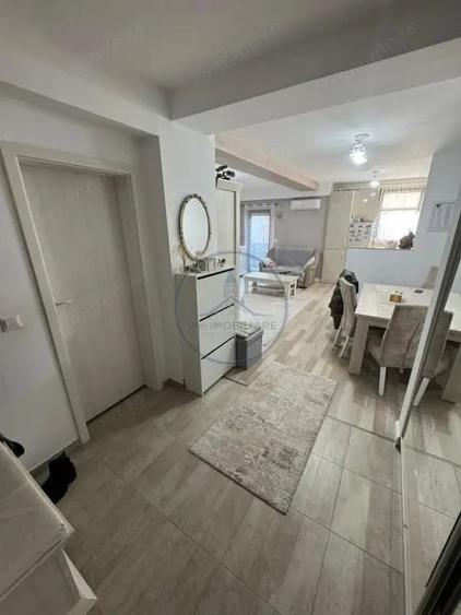 Apartament cu 3 camere decomandat în Calea Moldovei