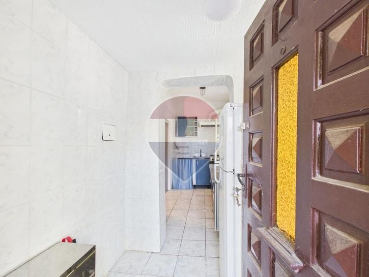 Casă individuală cu 4 camere cu Teren 244 Mp în Andronache