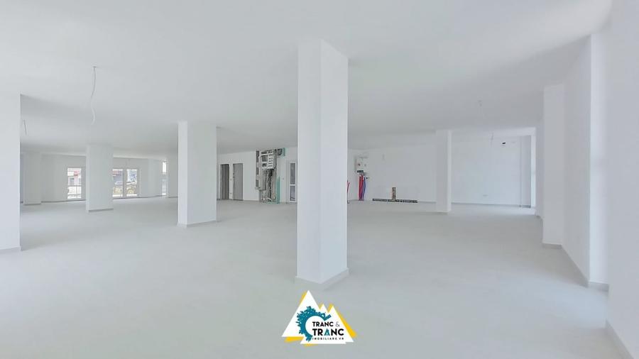 Spațiu comercial, de 200 mp, în Miorița