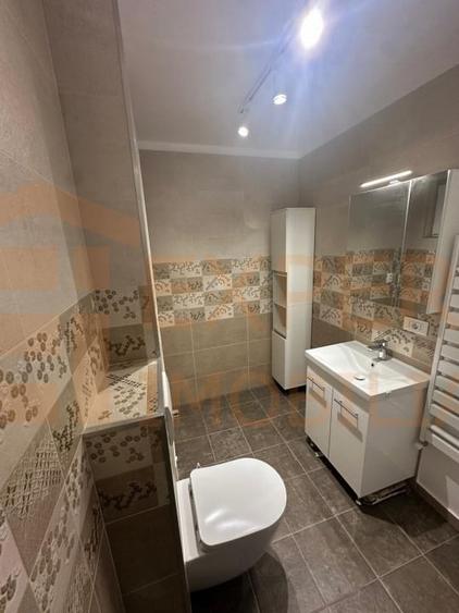 Apartament cu 2 camere decomandat în Casa de Cultură