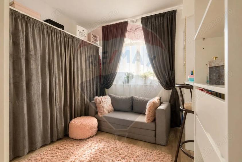 Casă cu 5 camere cu Teren 324 Mp în Hlincea