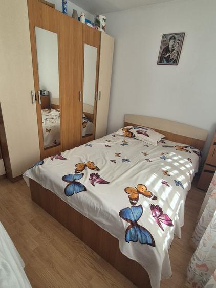 Apartament cu 2 camere semidecomandat în Craiovița Nouă