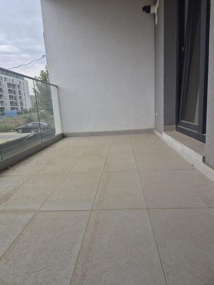 Apartament cu 3 camere decomandat în Theodor Pallady