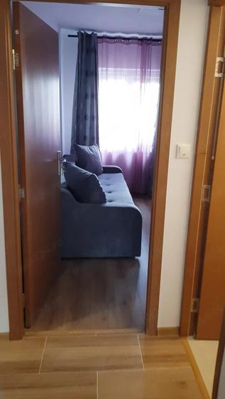 Apartament cu 4 camere decomandat în Baza 3