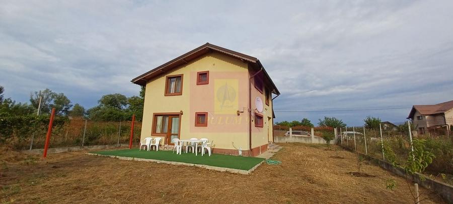Casă individuală cu 4 camere cu Canalizare în Săbăreni