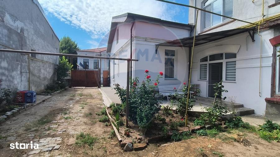 Casă cu 3 camere cu Teren 127.58 Mp în Piața Centrală