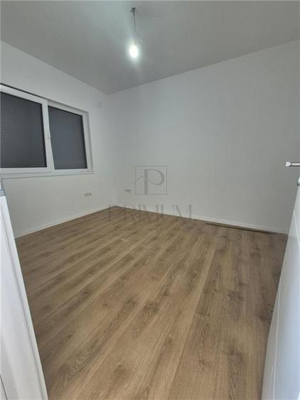 Duplex cu 5 camere cu Canalizare în Moșnița Nouă
