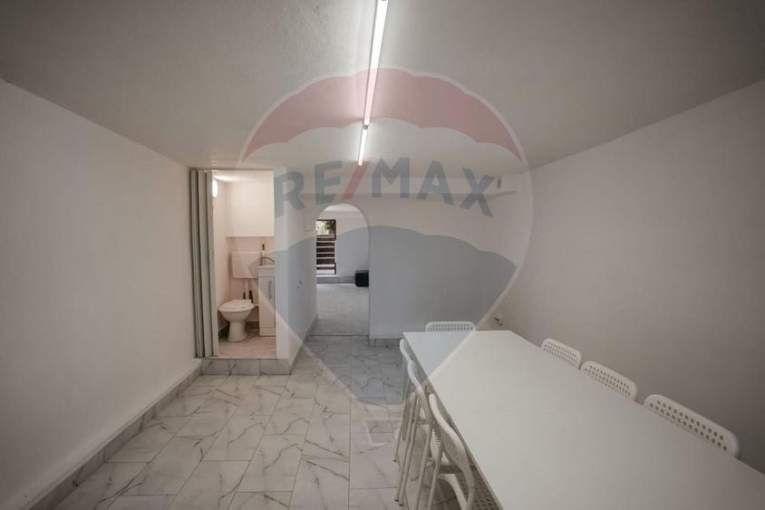 Spațiu comercial, de 71.849998474121 mp, în Gării