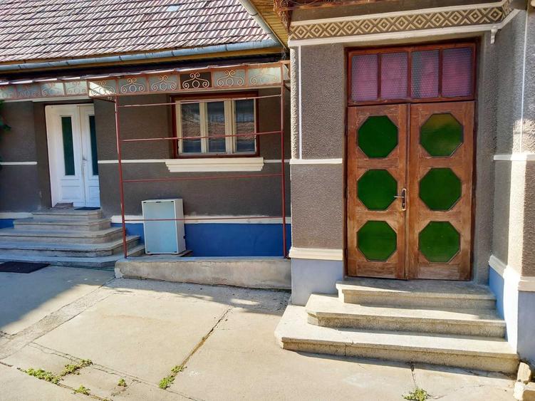 Casă cu 4 camere cu Teren 850 Mp în Cut