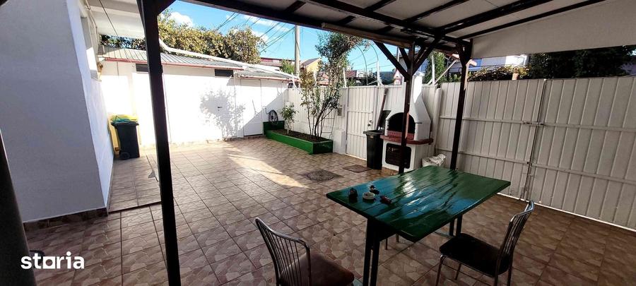 Casă cu 10 camere cu Teren 203 Mp în Rahova