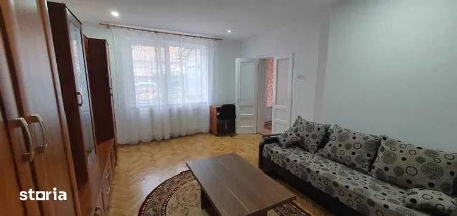 Casă cu 2 camere decomandat cu Teren 100 Mp în Central