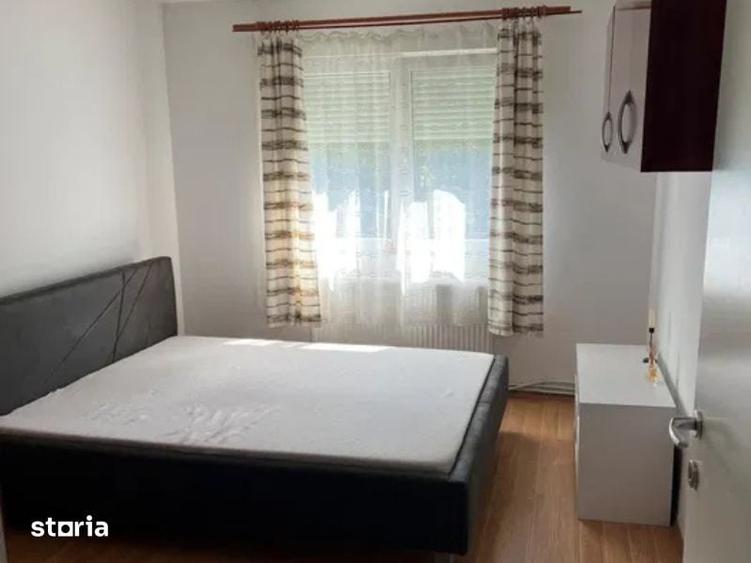 Apartament cu 3 camere semidecomandat în Mărăști