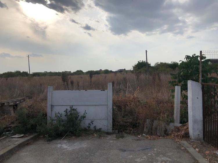 Teren Construcții intravilan de 79756 mp, în Sud-Est