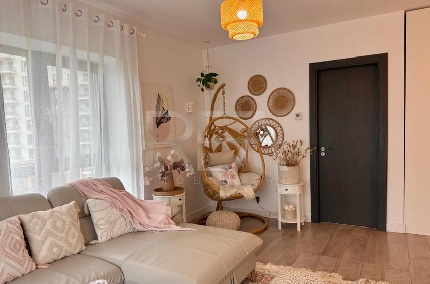 Apartament cu 5 camere decomandat, mobilat în Pajura