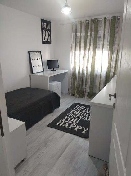 Apartament cu 4 camere decomandat în Spătaru