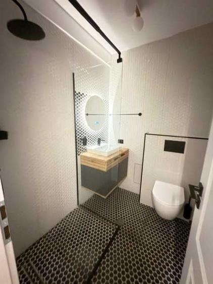Apartament cu 3 camere în P-ța Romană