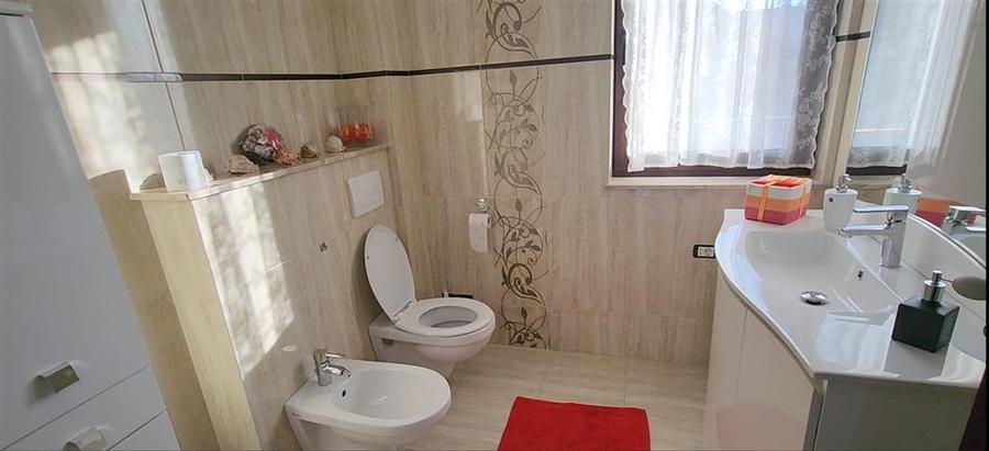 Casă individuală cu 6 camere cu Canalizare în Ițcani