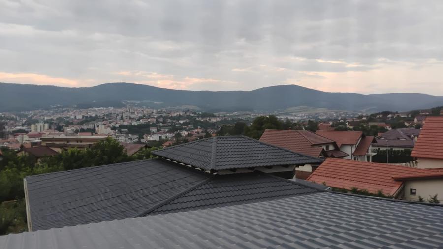 Casă cu 3 camere cu Canalizare în Central