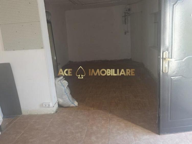 Casă individuală cu 4 camere cu Canalizare în Colentina
