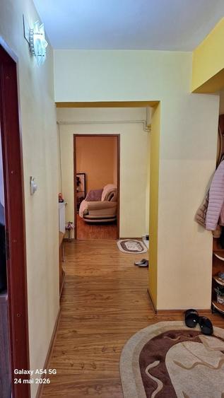 Apartament cu 3 camere decomandat în Prundu