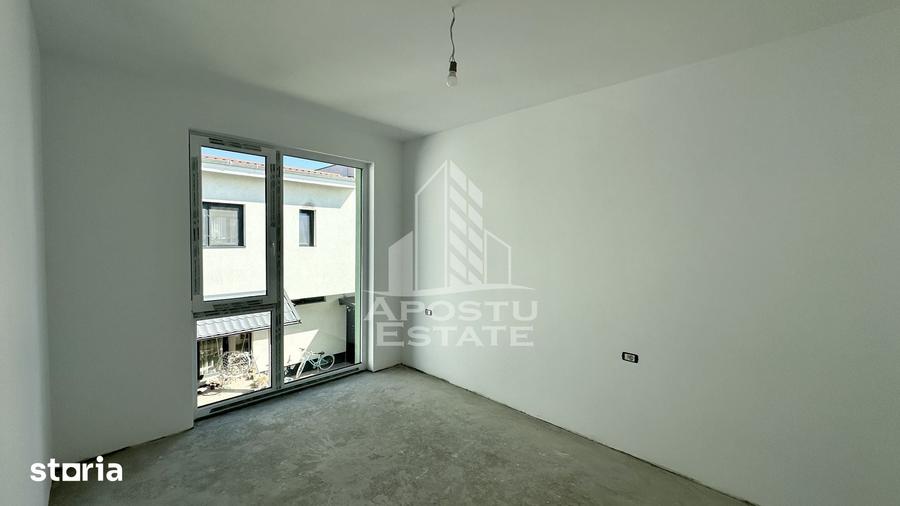 Apartament cu 4 camere în Dumbrăvița