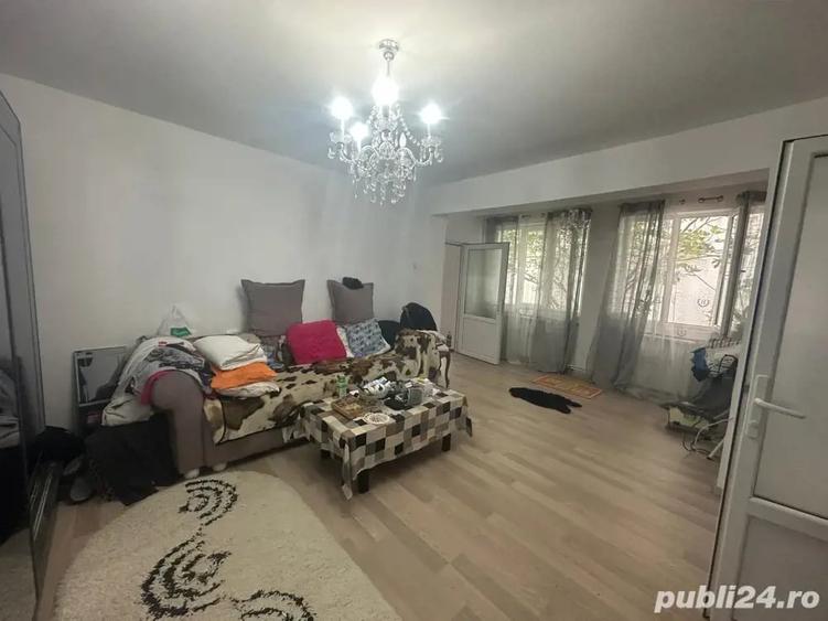 Casă cu 3 camere cu Teren 250 Mp în Central
