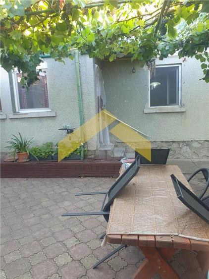 Casă individuală cu 7 camere cu Canalizare în Mehala