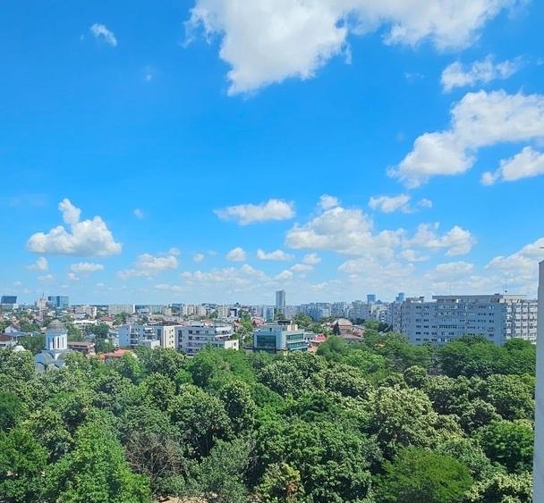 Spațiu comercial, de 111 mp, în Universitate