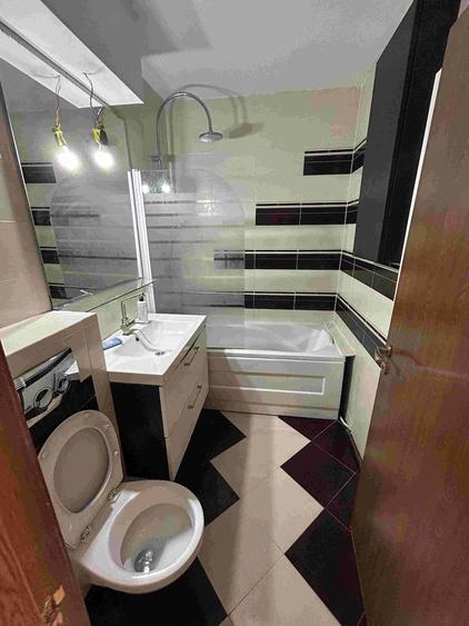 Apartament cu 3 camere semidecomandat în Exterior Vest