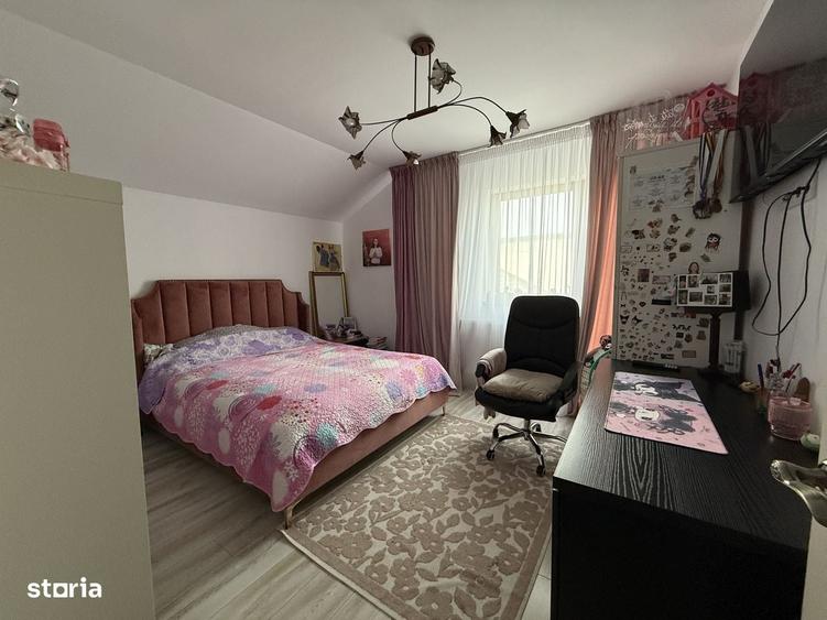 Casă cu 4 camere în Central