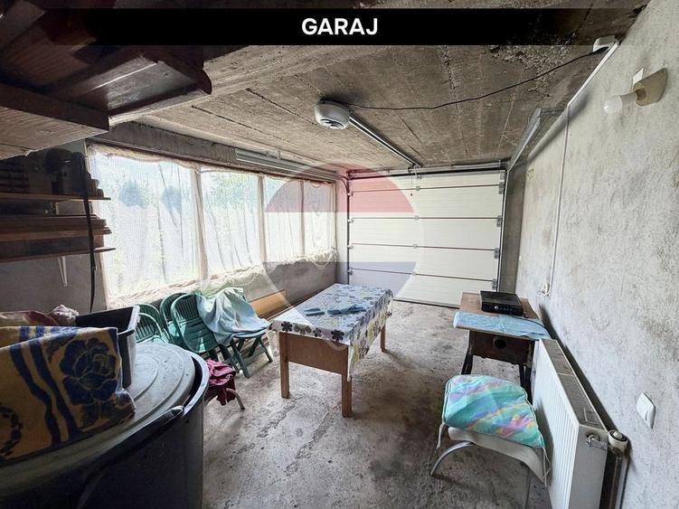 Casă individuală cu 3 camere cu Teren 1594 Mp în Valea Borcutului