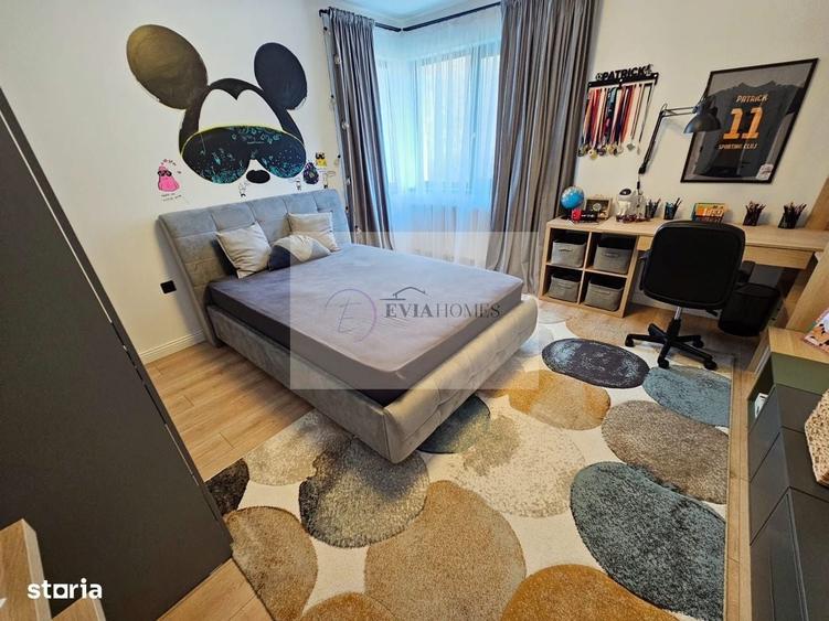 Casă cu 4 camere în Dâmbul Rotund