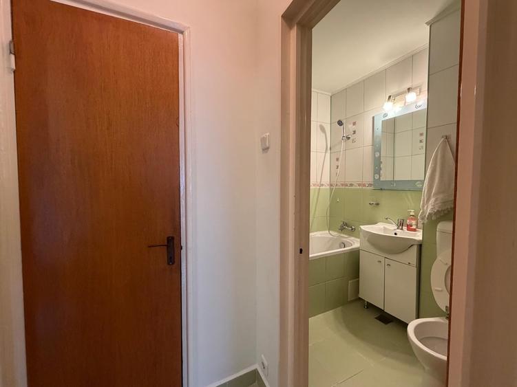 Apartament cu 2 camere semidecomandat în Titan
