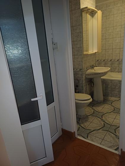 Casă cu 4 camere în Exterior Vest