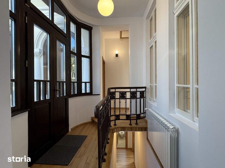 Casă cu 6 camere cu Teren 1000 Mp în Central