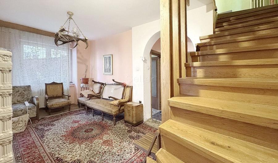 Duplex cu 8 camere cu Canalizare în Blumăna