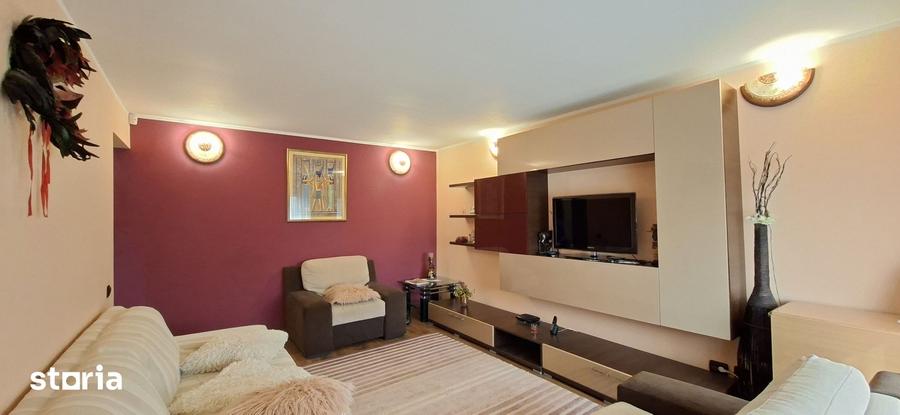 Apartament cu 3 camere decomandat în Mazepa 2