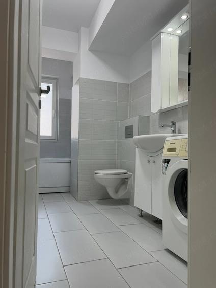 Apartament cu 3 camere semidecomandat în Cug