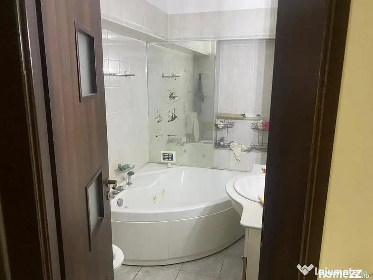 Apartament cu 4 camere decomandat în Unirii