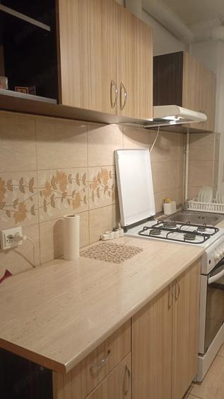 Apartament cu 2 camere semidecomandat în Griviței