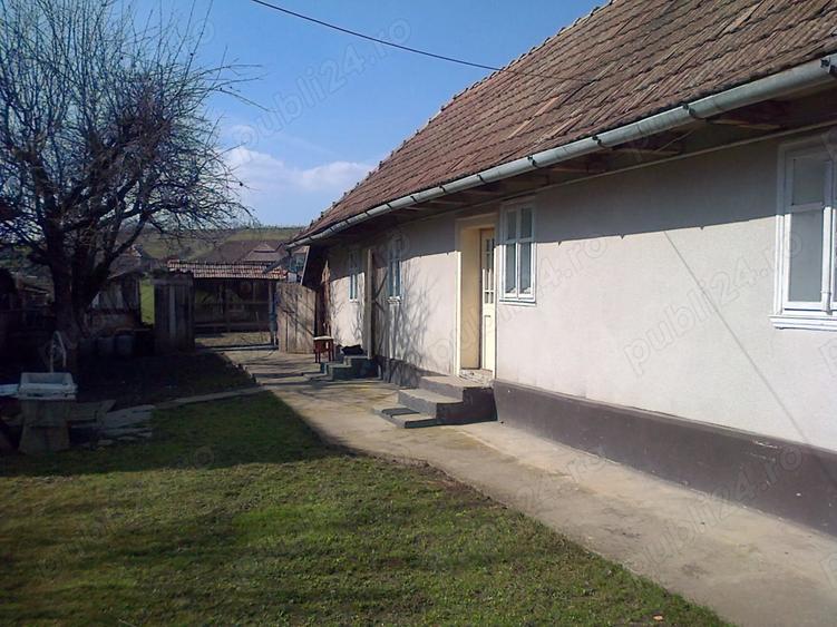 Teren de 2400 mp, în Luna