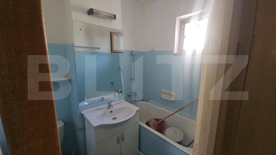 Apartament cu 3 camere decomandat, mobilat în Micro 39