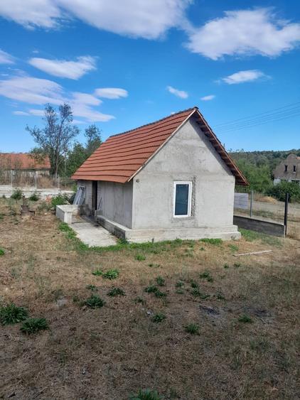 Casă cu 4 camere în Rădmănești