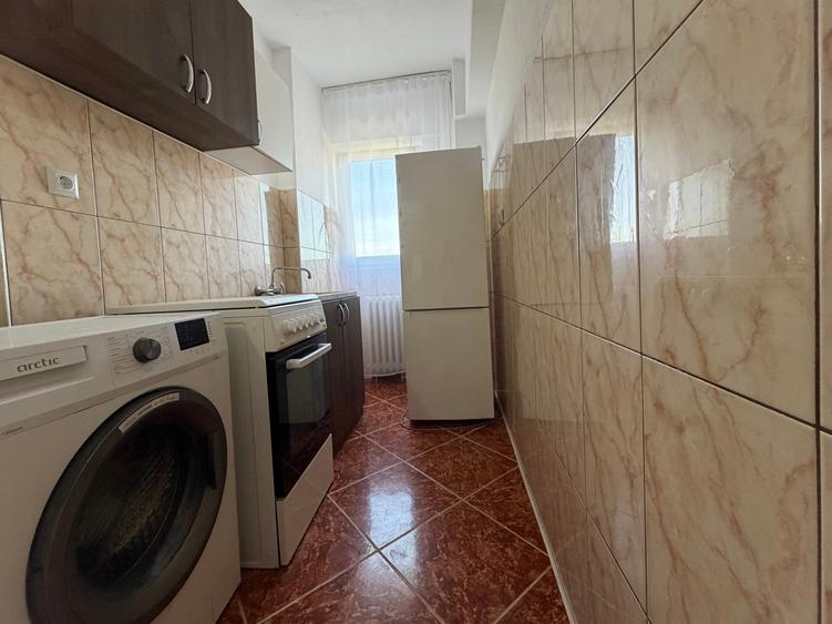 Garsonieră decomandată în Soarelui