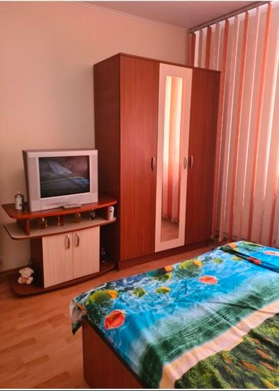 Apartament cu 3 camere decomandat, mobilat în Central