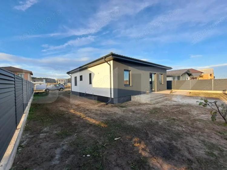 Casă cu 4 camere cu Teren 500 Mp în Sânpetru
