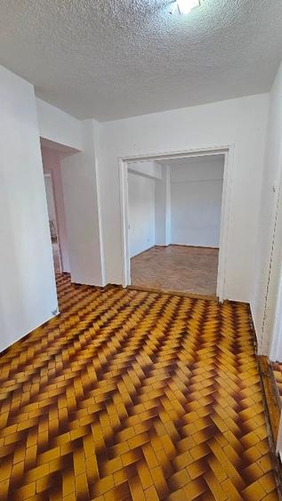 Apartament cu 4 camere decomandat în 13 Septembrie
